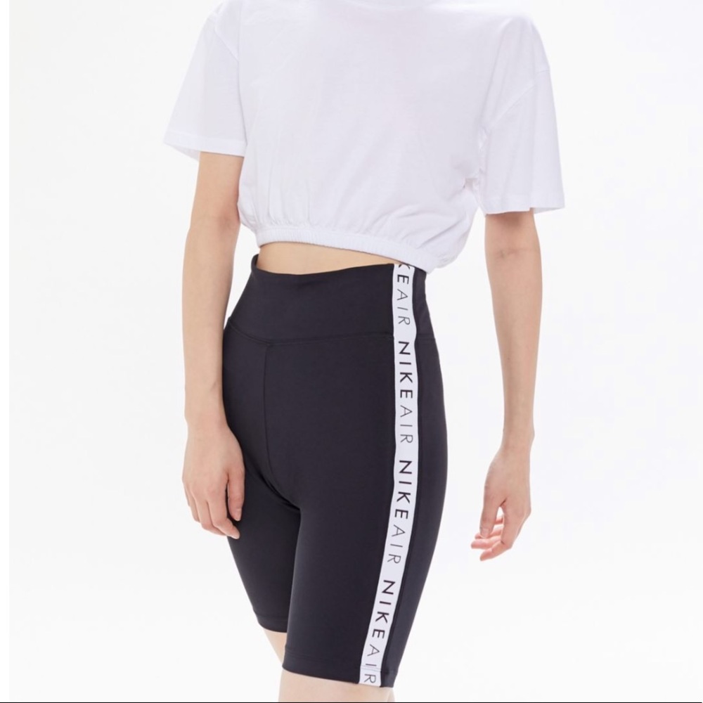 SOLD Nike air woman’s bike shorts NWT